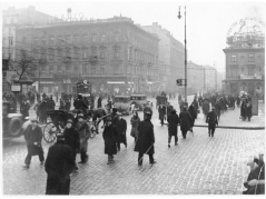 Szkolenie brytyjskich rekrutów w 1914 r. Źródło: ze zbiorów P. Szlanty.