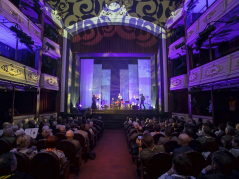 Gala w Teatrze Dramatycznym im. Juliusza Osterwy w Lublinie w ramach uroczystych obchodów 100-lecia Związku Harcerstwa Polskiego. Fot. PAP/W. Jargiło