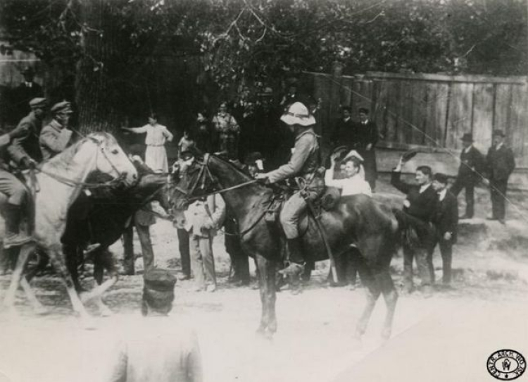 Wjazd Komendanta Józefa Piłsudskiego do Kielc. 12.08.1914 r. Źródło: CAW