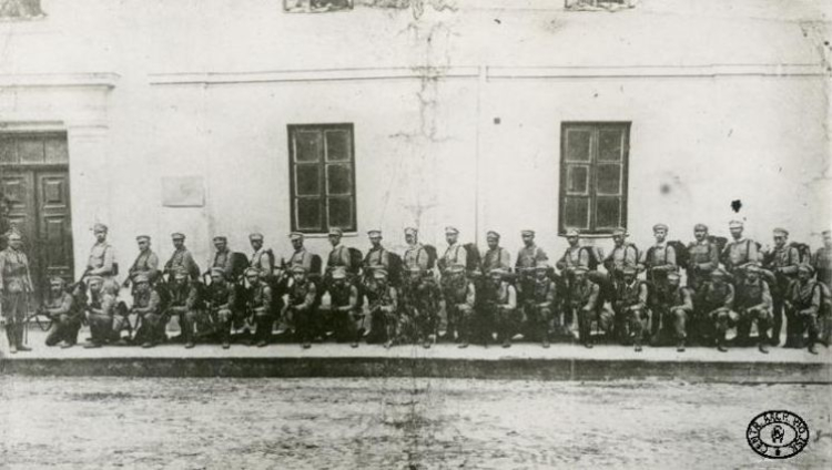 II Pluton 1 Kompanii Kadrowej pod dowództwem Henryka Paszkowskiego ps. „Krok”. Kraków. Sierpień, 1914 r. Źródło: CAW