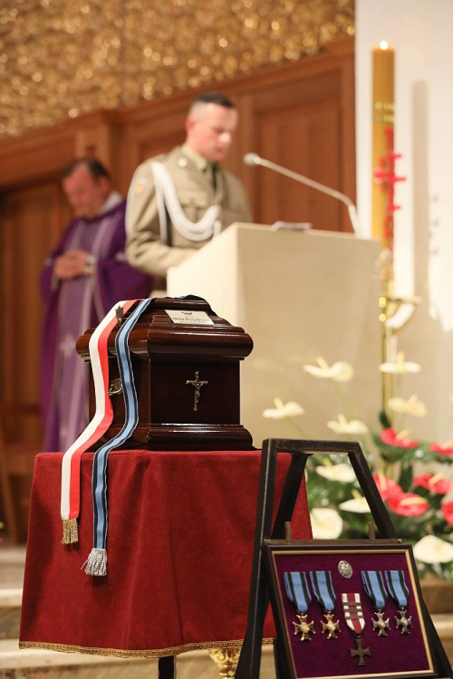 Uroczystości pogrzebowe gen. bryg. Ottokara Brzoza-Brzeziny w Katedrze Polowej Wojska Polskiego w Warszawie. Fot. PAP/L. Szymański