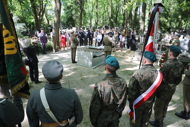 Uroczystości pogrzebowe gen. bryg. Ottokara Brzoza-Brzeziny na Cmentarzu Wojskowym na Powązkach w Warszawie. Fot. PAP/T. Gzell