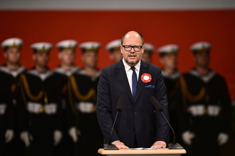 Prezydent Gdańska Paweł Adamowicz podczas uroczystości upamiętniających 79. rocznicę wybuchu II wojny światowej przed Pomnikiem Obrońców Wybrzeża na Westerplatte. Fot. PAP/M. Gadomski