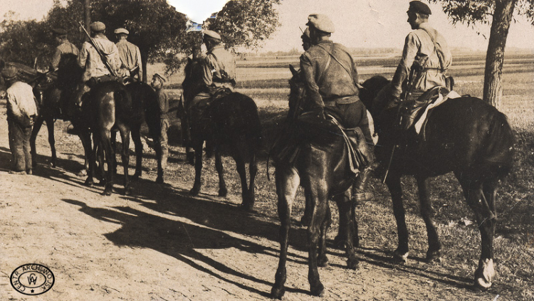 Patrol bolszewicki pod Warszawą, 08.1920. Źródło: CAW