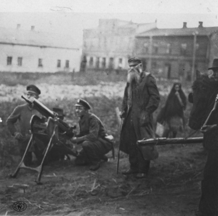 Ckm powstańczy na stanowisku do strzelania przeciw samolotom niemieckim. Zagłębie Dombrowskie. 1919 r.