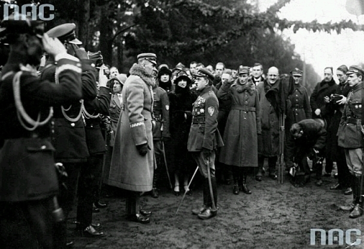 Uroczystości imieninowe Józefa Piłsudskiego w Sulejówku. Józef Piłsudski na przeglądzie oddziałów "Strzelca". Data wydarzenia: 1926-03-19. Fot. NAC