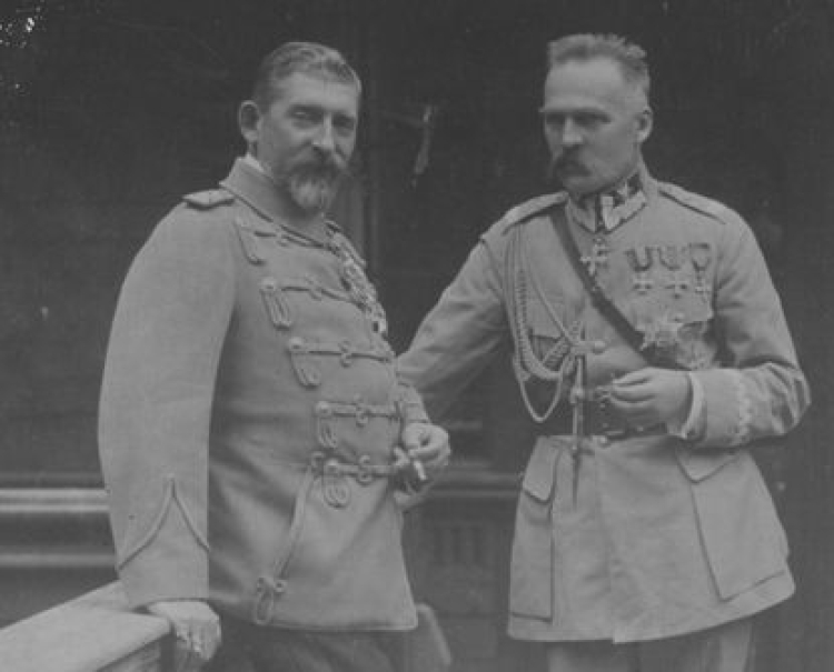 Naczelnik Państwa Józef Piłsudski w rozmowie z królem Rumunii Ferdynandem I. 09.1922. Źródło: NAC