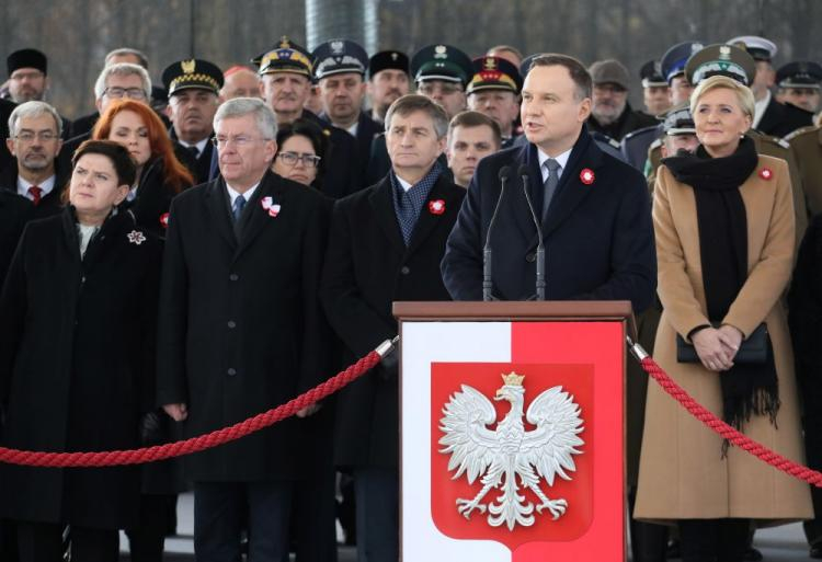 Prezydent Andrzej Duda podczas uroczystej odprawy wart przed Grobem Nieznanego Żołnierza w Warszawie w Święto Niepodległości. 11.11.2017. Fot. PAP/P. Supernak