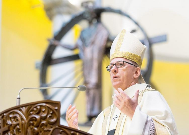 Metropolita katowicki abp Wiktor Skworc. 03.2018. Fot. PAP/A. Grygiel