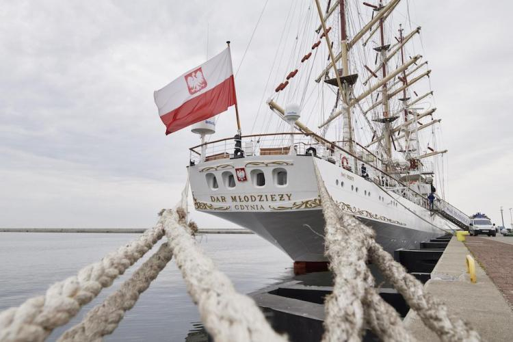 Żaglowiec "Dar Młodzieży". Fot. PAP/A. Warżawa