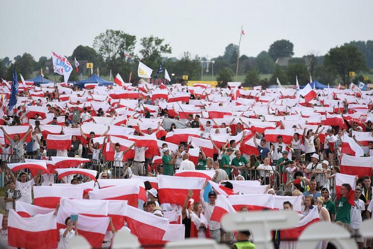 Na Polach Lednickich pod hasłem "Jestem" odbywa się XXII Spotkanie Młodych Lednica 2000. Fot. PAP/J. Kaczmarczyk 