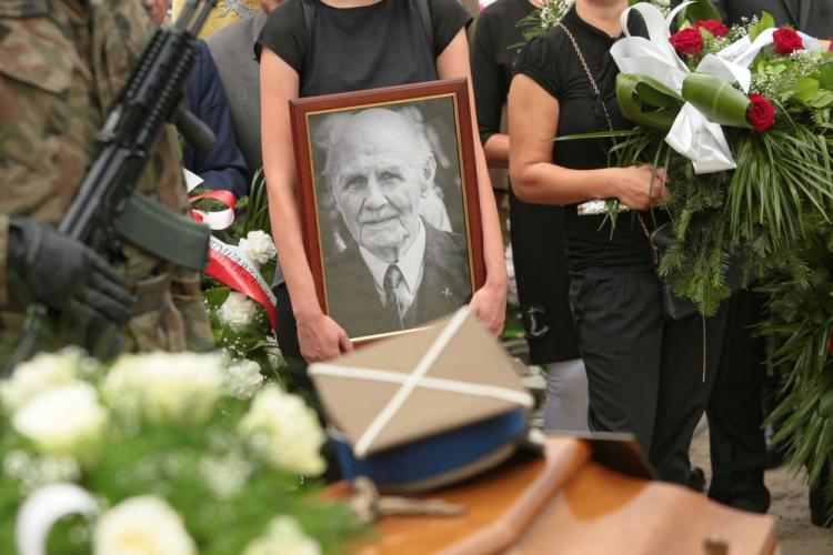 Bełżyce, 21.08.2018. Uroczystości pogrzebowe płk. Władysława Rokickiego. (sko) Fot. PAP/W. Jargiło Bełżyce, 21.08.2018. Uroczystości pogrzebowe płk. Władysława Rokickiego. (sko) Fot. PAP/W. Jargiło
