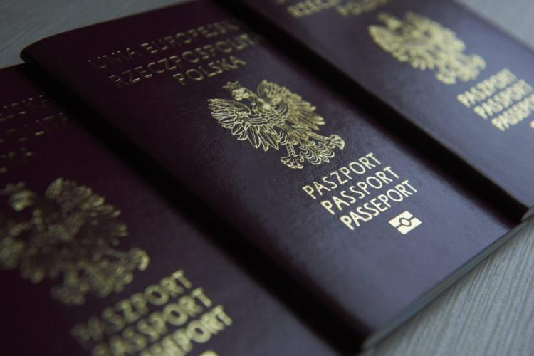 Paszport Rzeczypospolitej Polskiej. Fot. PAP/A. Warżawa