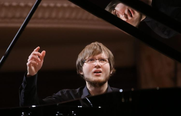 Pianista Krzysztof Książek, 2015 r. Fot. PAP/P. Supernak Pianista Krzysztof Książek, 2015 r. Fot. PAP/P. Supernak