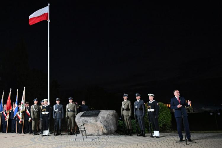 Prezydent Andrzej Duda przemawia podczas obchodów 79. rocznicy wybuchu II wojny światowej na skwerze Bohaterów Szymankowa w Tczewie. Fot. PAP/A. Warżawa