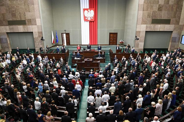 Sesja inauguracyjna V Światowego Zjazdu Polonii i Polaków z Zagranicy w gmachu Sejmu RP. Fot. PAP/J. Turczyk Sesja inauguracyjna V Światowego Zjazdu Polonii i Polaków z Zagranicy w gmachu Sejmu RP. Fot. PAP/J. Turczyk