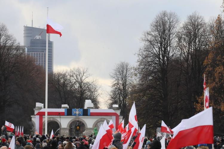 Uroczysta odprawa wart przed Grobem Nieznanego Żołnierza w Warszawie. Warszawa, 11.11.2017. Fot. PAP/P. Supernak Uroczysta odprawa wart przed Grobem Nieznanego Żołnierza w Warszawie. Warszawa, 11.11.2017. Fot. PAP/P. Supernak