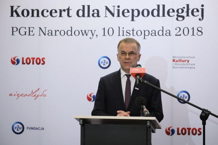 Jarosław Sellin podczas konferencji prasowej, zapowiadającej zaplanowane na listopad obchody 100-lecia odzyskania przez Polskę niepodległości. Fot. PAP/P. Supernak Jarosław Sellin podczas konferencji prasowej, zapowiadającej zaplanowane na listopad obchody 100-lecia odzyskania przez Polskę niepodległości. Fot. PAP/P. Supernak