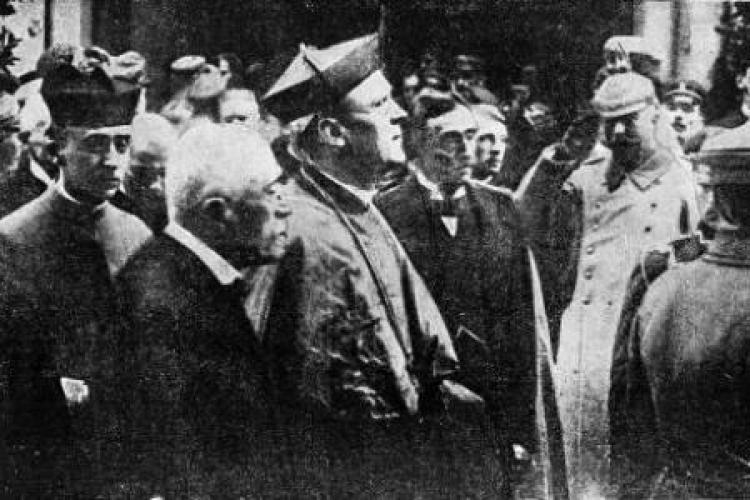Rada Regencyjna Królestwa Polskiego. Od lewej: Józef Ostrowski, abp Aleksander Kakowski i książę Stanisław Lubomirski. Fot. PAP/CAF/Reprodukcja Rada Regencyjna Królestwa Polskiego. Od lewej: Józef Ostrowski, abp Aleksander Kakowski i książę Stanisław Lubomirski. Fot. PAP/CAF/Reprodukcja