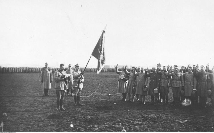 Polski obóz wojskowy w La Mandria pod Turynem - uroczystość zaprzysiężenia 200 oficerów. 02.12.1918. Fot. NAC