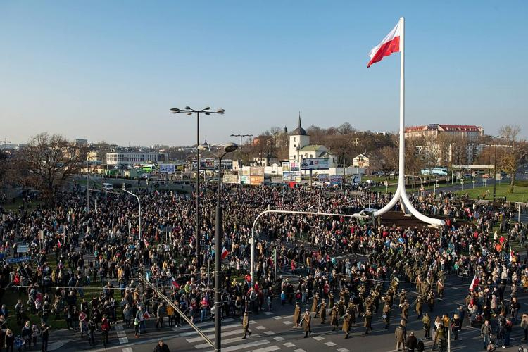 Odsłonięcie Masztu Niepodległości w Lublinie w ramach obchodów 100-lecia odzyskania przez Polskę niepodległości. Fot. PAP/W. Pacewicz