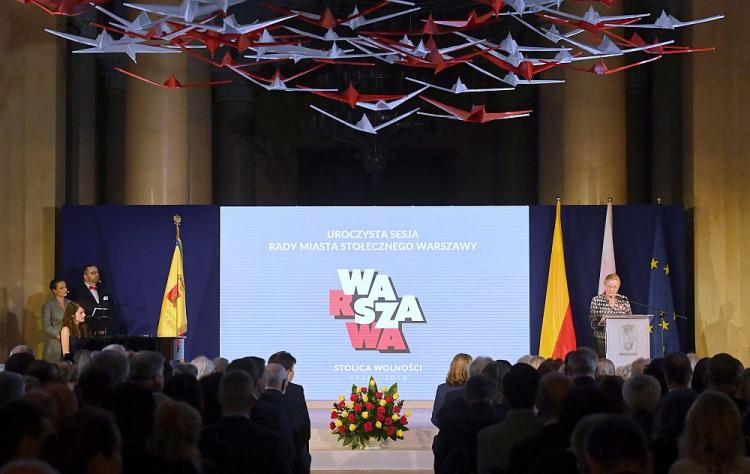 Uroczysta sesja Rady Warszawy z okazji 100. rocznicy odzyskania przez Polskę niepodległości. Fot. PAP/P. Nowak Uroczysta sesja Rady Warszawy z okazji 100. rocznicy odzyskania przez Polskę niepodległości. Fot. PAP/P. Nowak