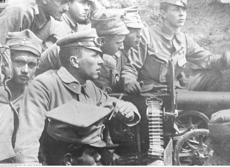 Walki II Brygady na froncie wschodnim w Bukowinie - działania wojenne w Rarańczy: zdobyczny ciężki karabin maszynowy Maxim wz. 1910 na podstawie Sokołowa. Źródło: NAC Walki II Brygady na froncie wschodnim w Bukowinie - działania wojenne w Rarańczy: zdobyczny ciężki karabin maszynowy Maxim wz. 1910 na podstawie Sokołowa. Źródło: NAC