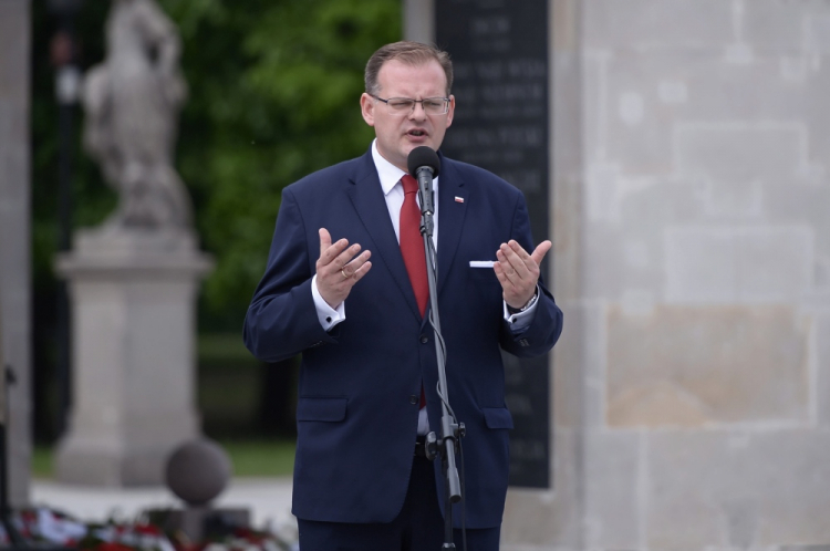 Szef Urzędu do Spraw Kombatantów i Osób Represjonowanych Jan Józef Kasprzyk podczas uroczystości przed Grobem Nieznanego Żołnierza rozpoczynających obchody 75. rocznicy rozpoczęcia bitwy o Monte Cassino, Fot. PAP/M. Obara Szef Urzędu do Spraw Kombatantów i Osób Represjonowanych Jan Józef Kasprzyk podczas uroczystości przed Grobem Nieznanego Żołnierza rozpoczynających obchody 75. rocznicy rozpoczęcia bitwy o Monte Cassino, Fot. PAP/M. Obara