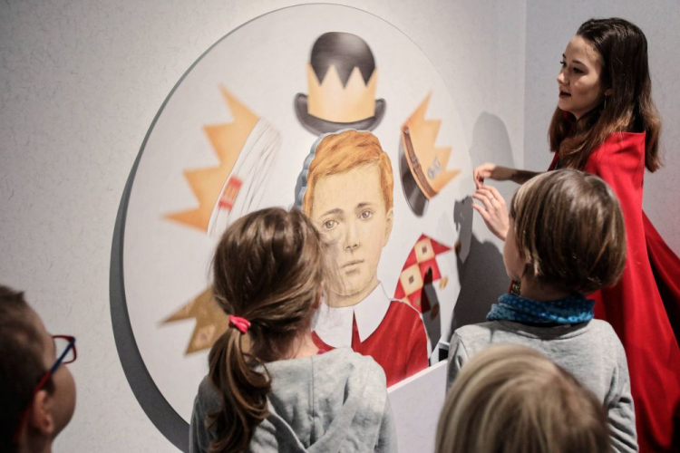 Wystawa „W Polsce króla Maciusia. 100-lecie odzyskania niepodległości” w Muzeum Historii Żydów Polskich POLIN. Fot. PAP/L. Szymański Wystawa „W Polsce króla Maciusia. 100-lecie odzyskania niepodległości” w Muzeum Historii Żydów Polskich POLIN. Fot. PAP/L. Szymański
