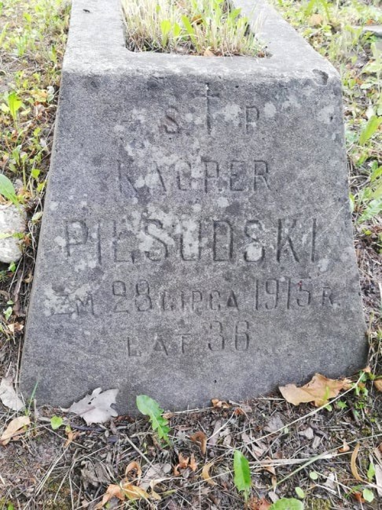 Grób Kacpra Piłsudskiego. Źródło: Społeczny Komitet Opieki nad Starą Rossą Grób Kacpra Piłsudskiego. Źródło: Społeczny Komitet Opieki nad Starą Rossą