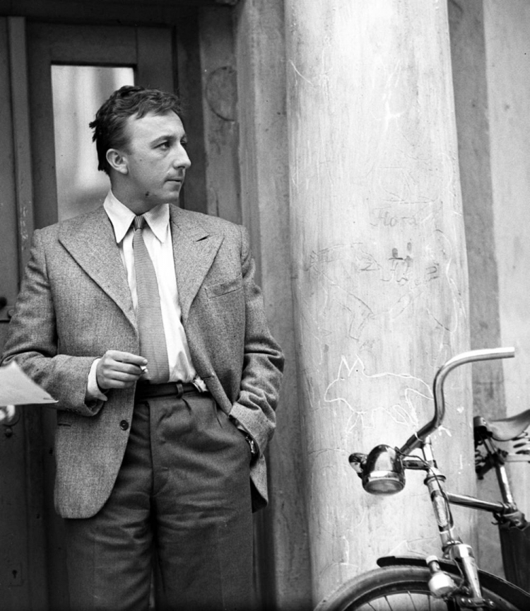 Warszawa 1960. Bogumił Kobiela jako Jan Piszczyk w filmie pt. Zezowate szczęście, w reżyserii Andrzeja Munka. PAP/Kalenik Warszawa 1960. Bogumił Kobiela jako Jan Piszczyk w filmie pt. Zezowate szczęście, w reżyserii Andrzeja Munka. PAP/Kalenik