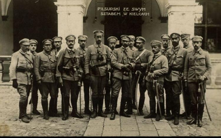 Sztab Strzelecki po zajęciu Kielc w sierpniu 1914 roku. Źródło: BN Polona Sztab Strzelecki po zajęciu Kielc w sierpniu 1914 roku. Źródło: BN Polona
