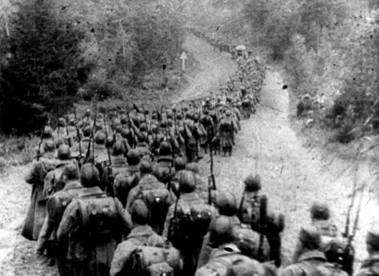 Oddziały sowieckie wkraczające do Polski 17 września 1939 r. Źródło: wikimedia commons Oddziały sowieckie wkraczające do Polski 17 września 1939 r. Źródło: wikimedia commons