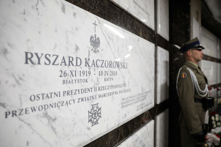Warszawa, 24.11.2019. Krypta prezydenta Ryszarda Kaczorowskiego w Panteonie Wielkich Polaków Świątyni Opatrzności Bożej w Warszawie. PAP/L. Szymańsk Warszawa, 24.11.2019. Krypta prezydenta Ryszarda Kaczorowskiego w Panteonie Wielkich Polaków Świątyni Opatrzności Bożej w Warszawie. PAP/L. Szymańsk