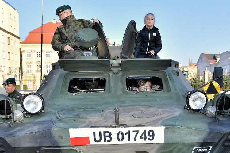 Wojskowy Piknik „Służymy Niepodległej” we Wrocławiu. 10.11.2018. Fot. PAP/J. Karwowski