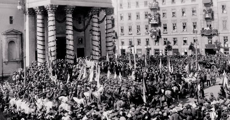 Warszawa, 18 maja 1920. Uroczysta msza w kościele św. Aleksandra na cześć Naczelnego Wodza Józefa Piłsudskiego. Źródło: Instytut Polski i Muzeum im. gen. Sikorskiego w Londynie/Ośrodek KARTA