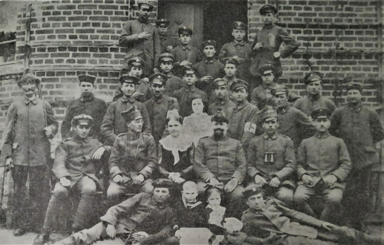 Uroczystość zaprzysiężenia wojsk powstańczych i wręczenie sztandaru 1 Dywizji Strzelców Wielkopolskich. Poznań, 26.01.1919. Fot. NAC