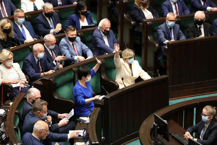 Źródło: www.facebook.com/KancelariaSejmu Źródło: www.facebook.com/KancelariaSejmu