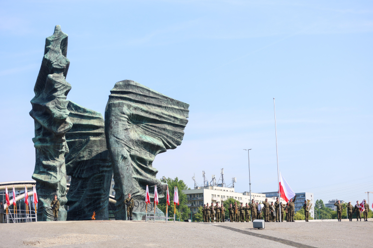 Uroczystości pod pomnikiem Powstańców Śląskich w Katowicach. Fot. PAP/Z. Meissner Uroczystości pod pomnikiem Powstańców Śląskich w Katowicach. Fot. PAP/Z. Meissner