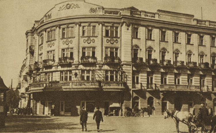 Hotel Ritz w Białymstoku na pocztówce z lat międzywojennych. Źródło: CBN Polona Hotel Ritz w Białymstoku na pocztówce z lat międzywojennych. Źródło: CBN Polona