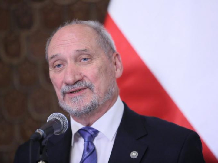 Minister obrony narodowej Antoni Macierewicz. Fot. PAP/L. Szymański 