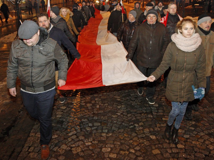 VI Białostocki Marsz Niepodległości. Białystok, 10.11.2016. Fot. PAP/A. Reszko