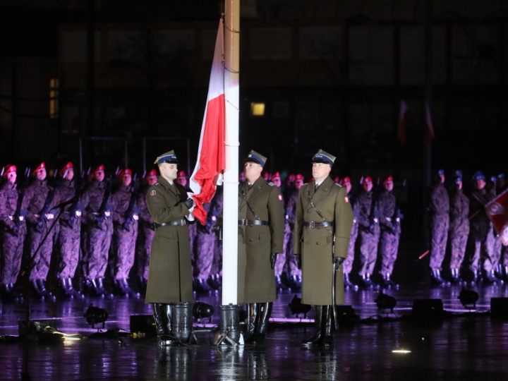 Capstrzyk Niepodległości przed Grobem Nieznanego Żołnierza w Warszawie. Fot. PAP/P. Supernak