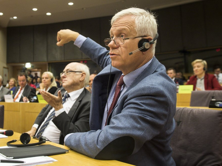 Zdzisław Krasnodębski (L) i Marek Jurek. Fot. PAP/W. Dąbkowski