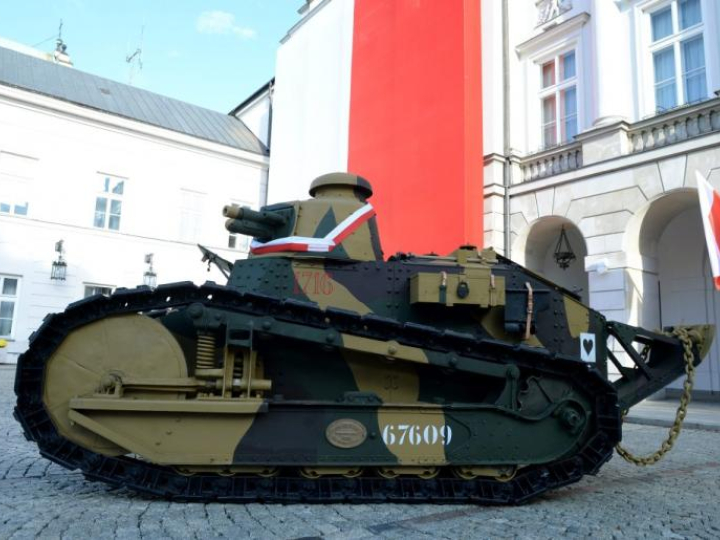 Zabytkowy czołg Renault FT 17 odnaleziony w 2012 roku w Afganistanie. 2013 r. Fot. PAP/J. Turczyk