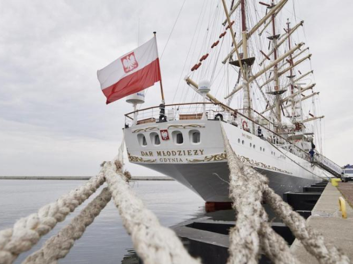 Żaglowiec "Dar Młodzieży". Fot. PAP/A. Warżawa