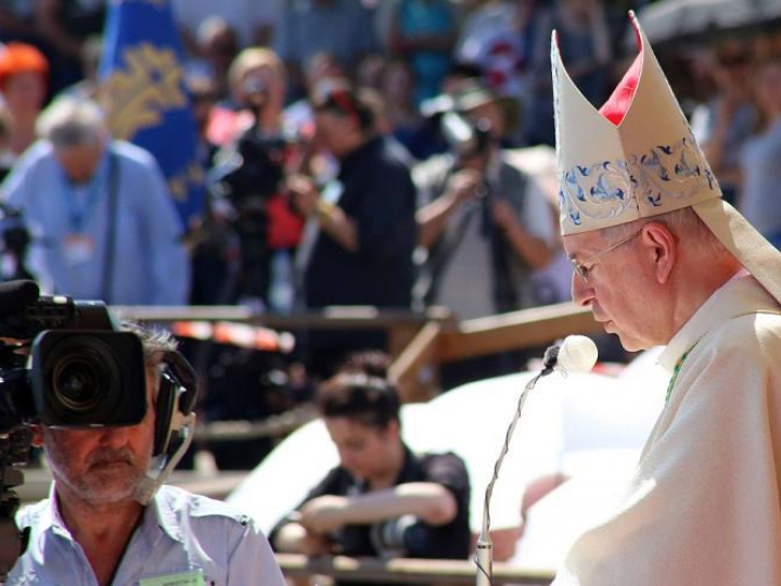 Abp Stanisław Gądecki (P) podczas uroczystości święta Najświętszej Maryi Panny Królowej Polski na Jasnej Górze Fot. PAP/W. Deska