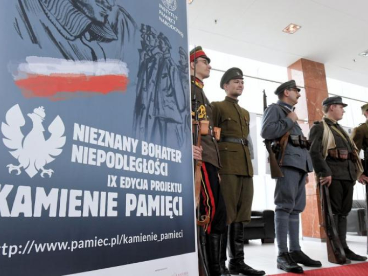 Gala IX edycji ogólnopolskiego projektu edukacyjnego IPN "Kamienie Pamięci. Nieznany Bohater Niepodległości". Fot. PAP/J. Bednarczyk