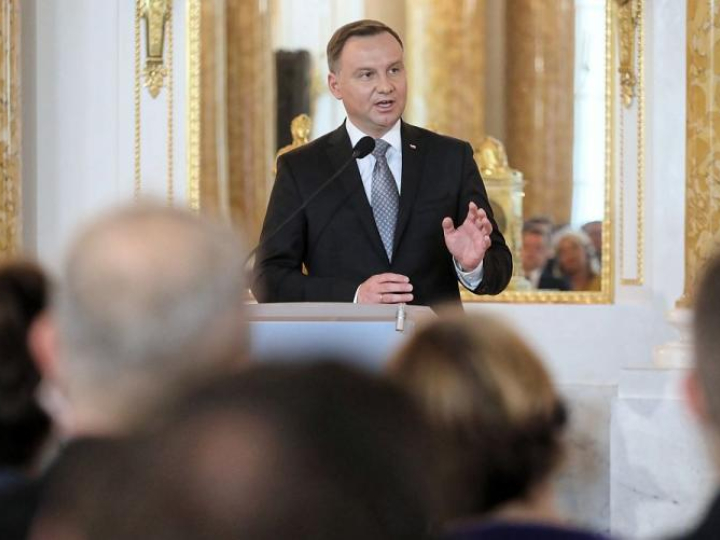 Prezydent Andrzej Duda przemawia podczas konferencji „Polska i Niemcy w Europie” z okazji 100-lecia Odzyskania Niepodległości zorganizowanej w Sali Wielkiej Zamku Królewskiego. Fot. PAP/P. Supernak