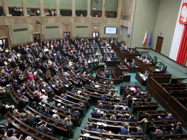 Sala obrad podczas pierwszego dnia 63. posiedzenia Sejmu, 5 bm. Fot. PAP/T. Gzell